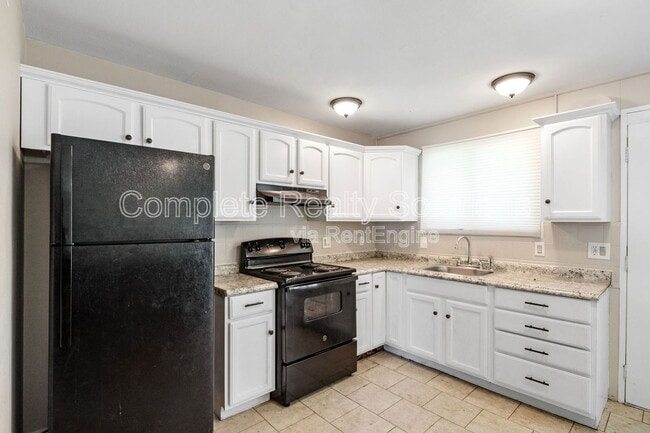 Building Photo - 10315 Monarch Dr