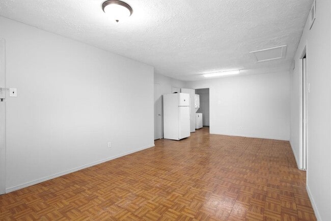 Building Photo - 8001 E Loop