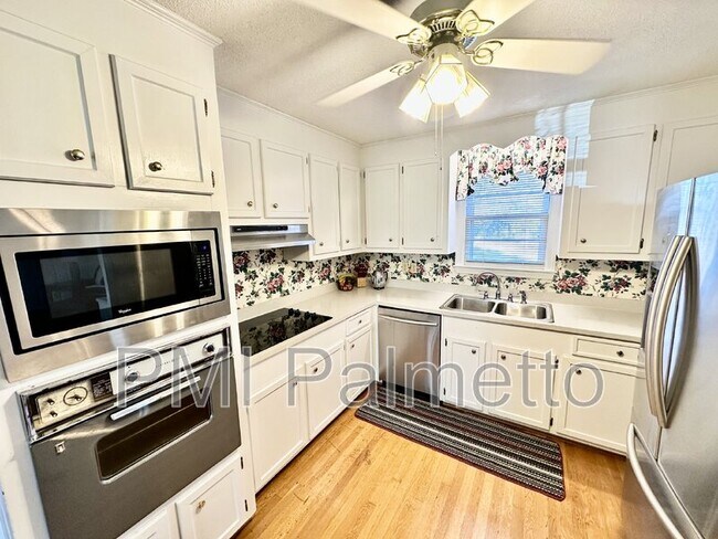 Foto del edificio - 3308 Oakdale Rd