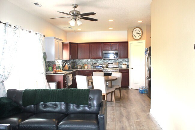 Foto del edificio - 4386 Brookie Dr