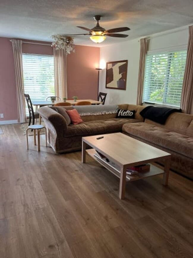 Foto del edificio - 923 Orange Isle