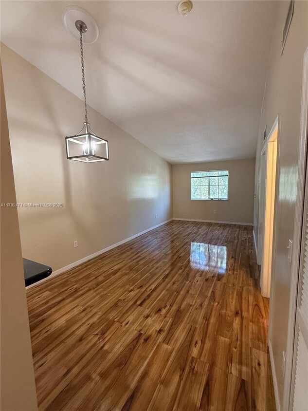 Foto principal - 1300 SE 29th St