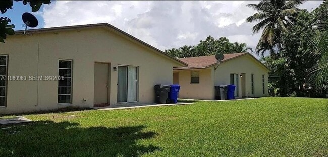 Building Photo - 2511 Hayes St