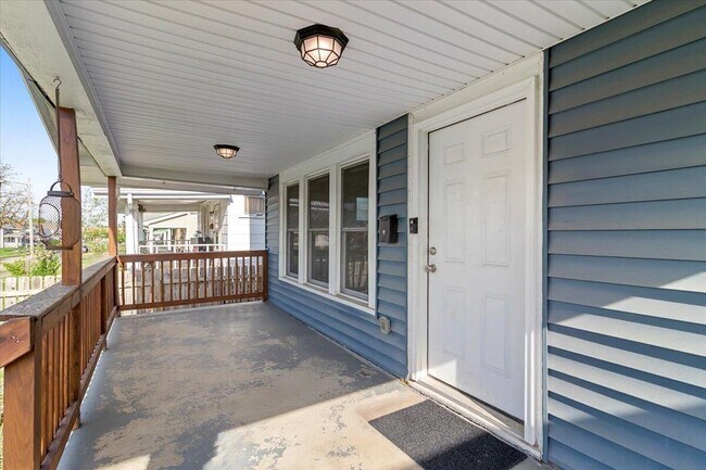 Foto del edificio - 866 E Starr Ave