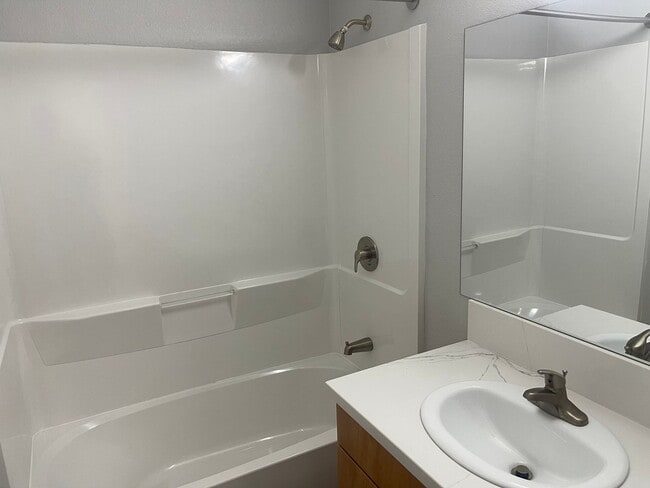 Interior Photo - The Circle Apartments at Long Beach
