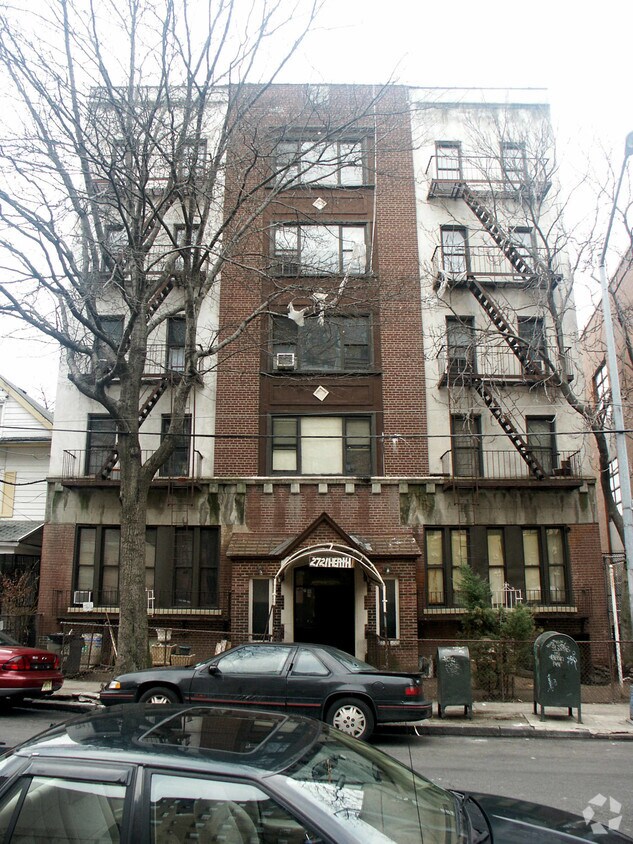 The Apartments at 2721 Heath Ave - 2721 Heath Ave