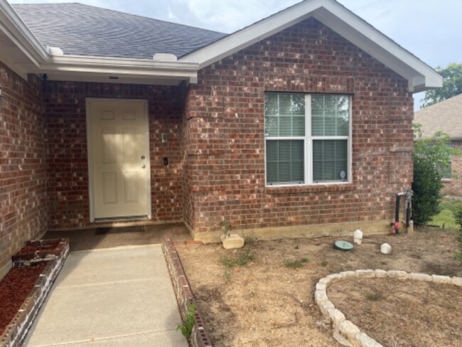 Building Photo - 3440 Crisoforo Dr