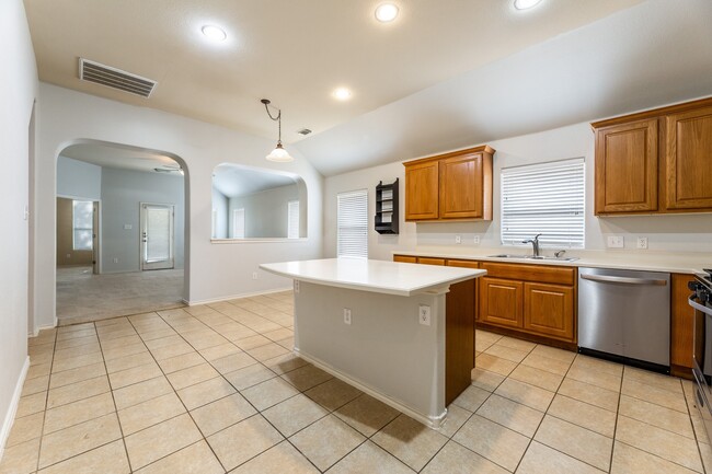 Building Photo - Luxury Living Unleashed: A 3-Bedroom Oasis...