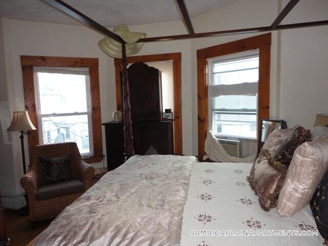 Building Photo - 40 Mozart St