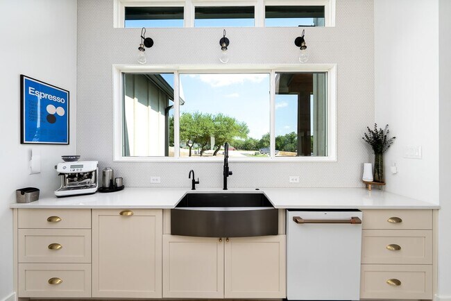Foto del edificio - 722 Post Oak Ridge Way
