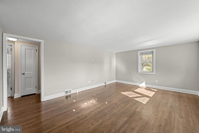 Building Photo - 3 Buttonwood Ave