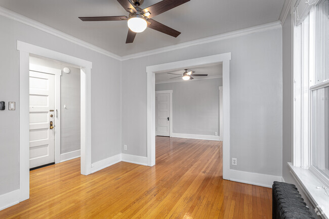 1HAB, 1BA - 700 ft² - Breslin
