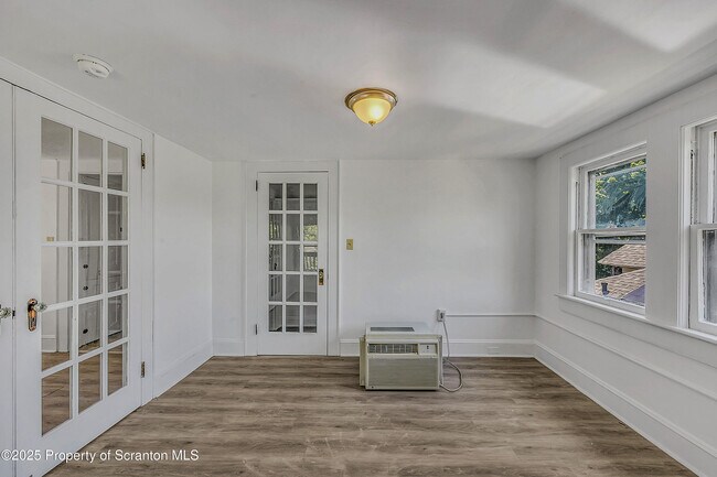 Foto del edificio - 934 Woodlawn St