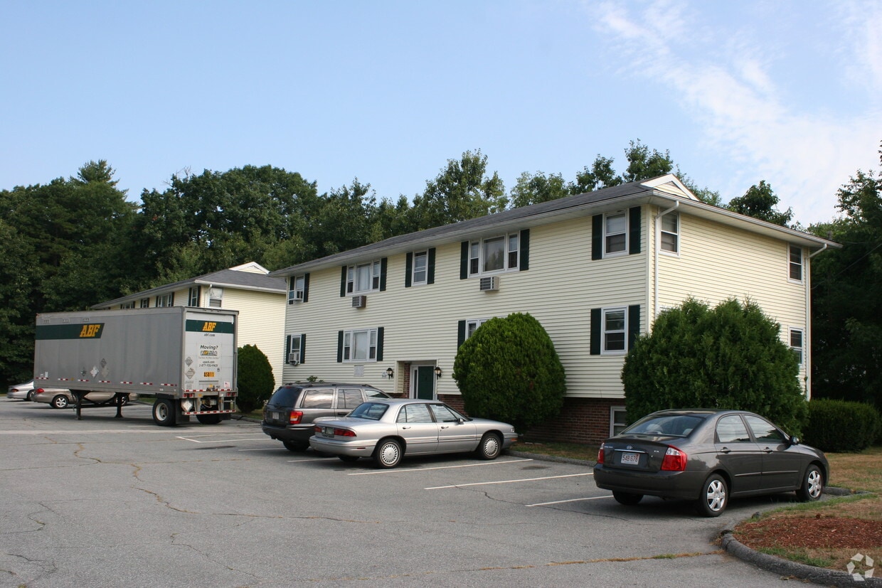 3 Carroll Rd, Grafton, MA 01519 Apartments in Grafton, MA