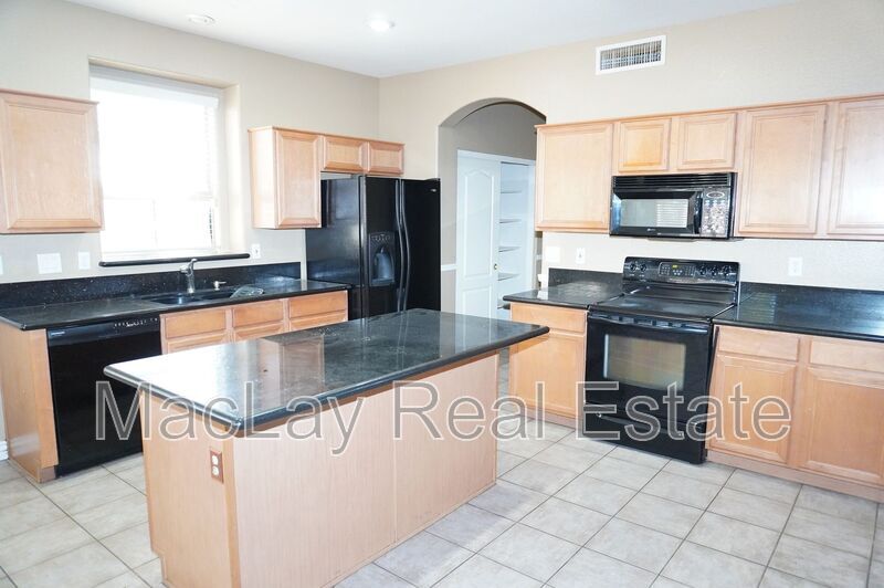 Building Photo - 4765 S Joshua Tree Ln