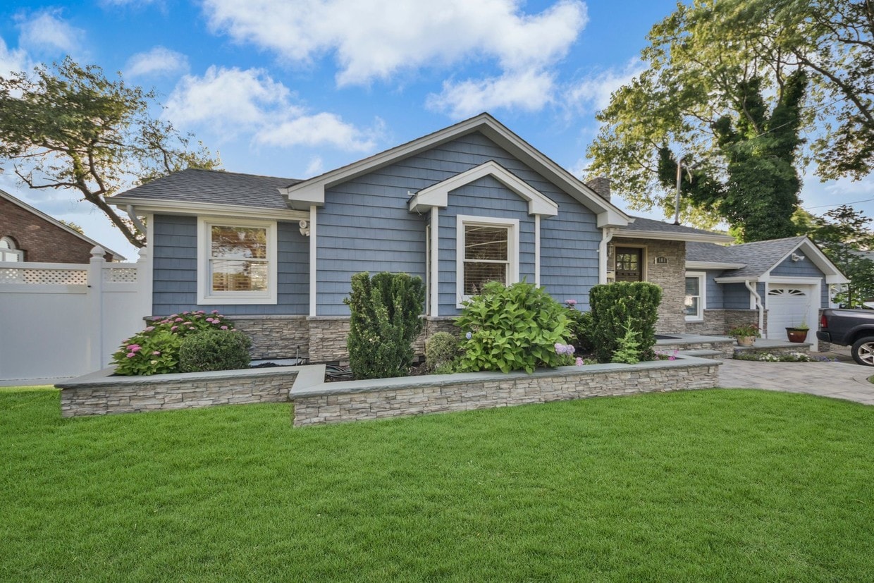 101 W Shore Dr, Massapequa, NY 11758 House Rental in Massapequa, NY