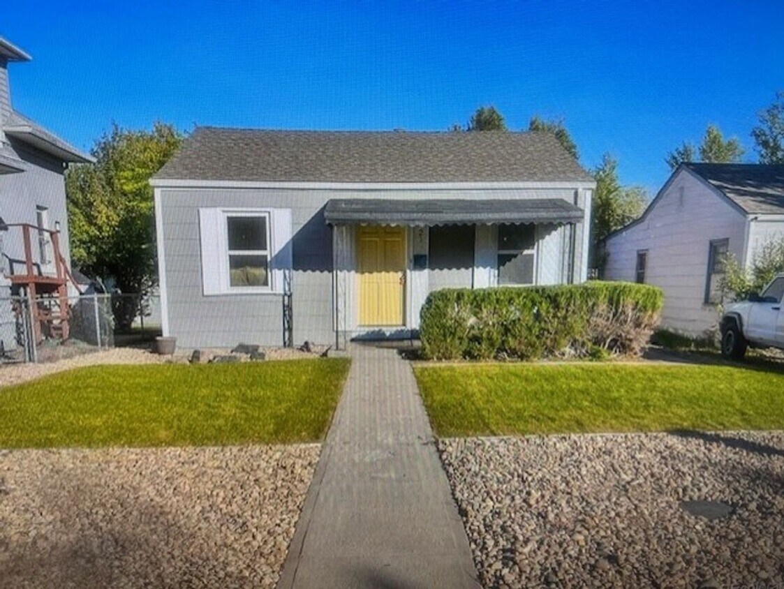 Foto principal - Charming & Updated 3-Bedroom Home in Histo...