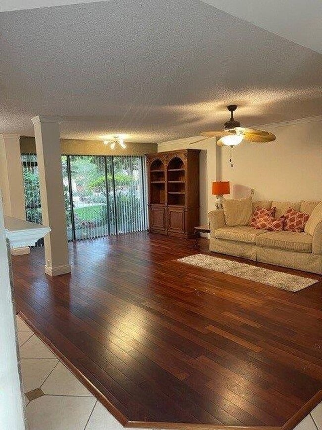 Building Photo - 1236 St Tropez Cir