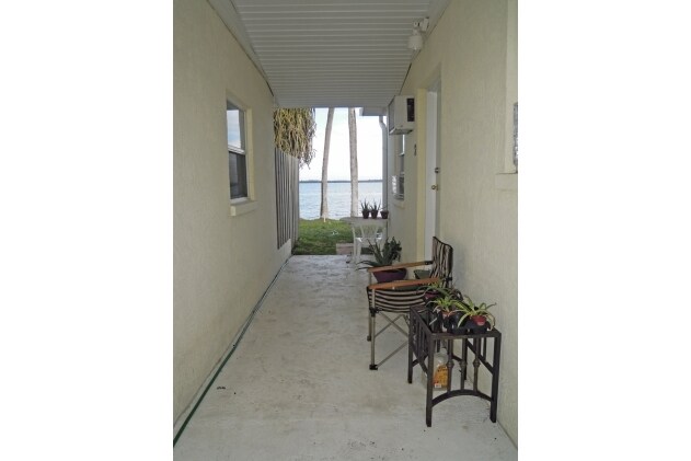 9150 44th Ave Sebastian Fl 32958 Apartments Entrance To Apt 2 9150 44th Ave