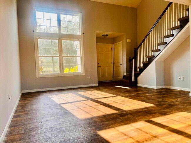 Building Photo - 2119 Meadowsweet Pkwy