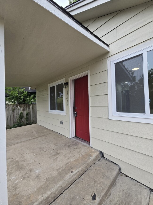 Foto del edificio - 1029 N New York Ave