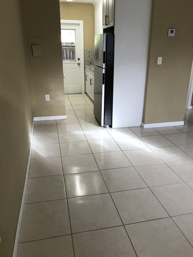 Foto del edificio - 3060 NW 20th St