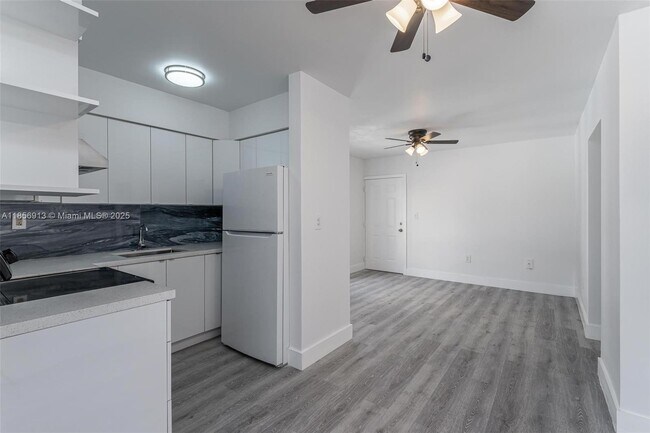 Foto del edificio - 852 SW 1st St