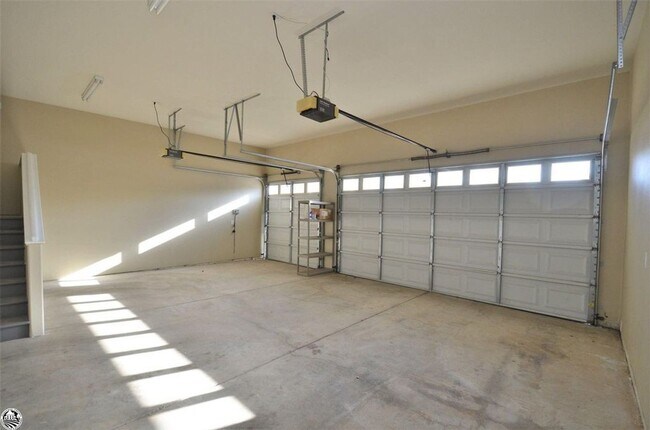 Building Photo - Gorgeous Views from the Morning Star Subdi...