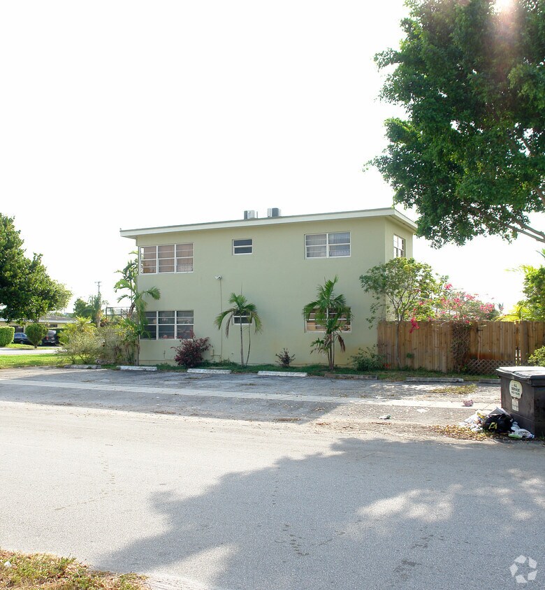 Building Photo - 3730 SW 1st St