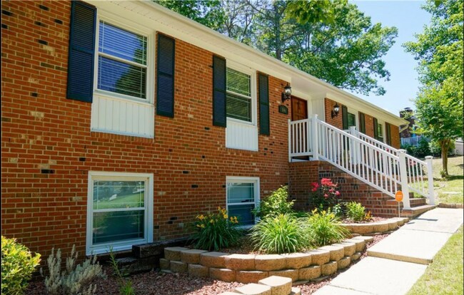 Foto del edificio - 146 Lofton Dr