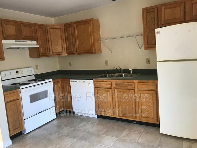 Foto del edificio - 18 Patrick Dr