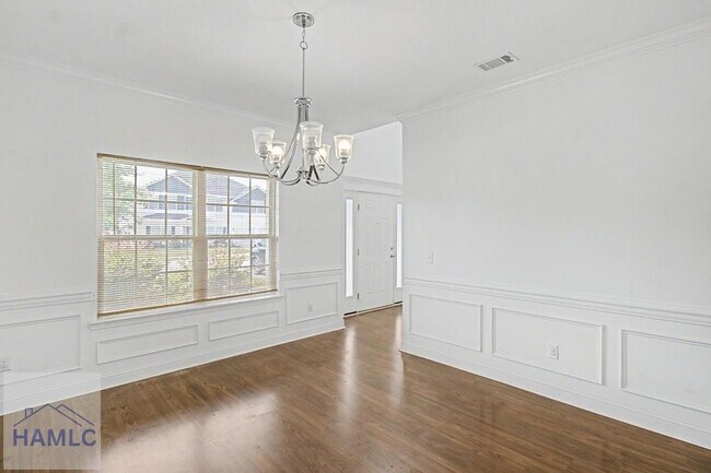 Foto del edificio - 390 Fairview Cir