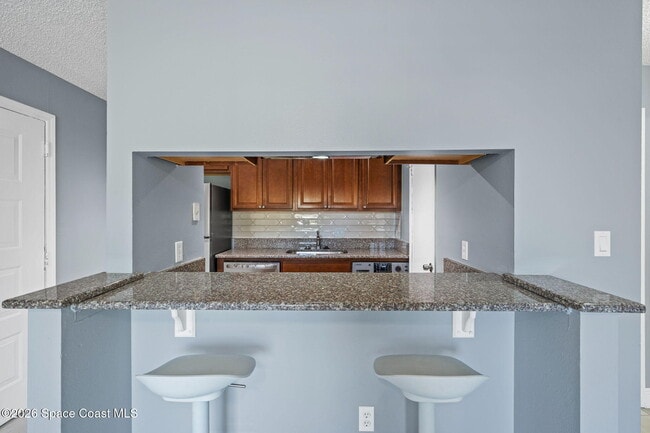 Building Photo - 225 S Tropical Trail