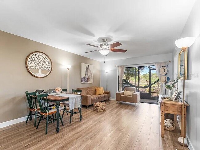 Foto del edificio - 109 Meadow Ln