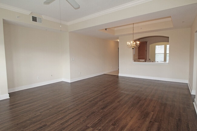 Building Photo - Top Floor 3/2 Condo in Artisan Park