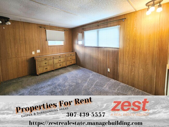 Building Photo - 105 Robbins Ln