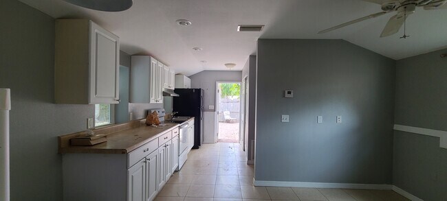 Building Photo - 65 1st Ave