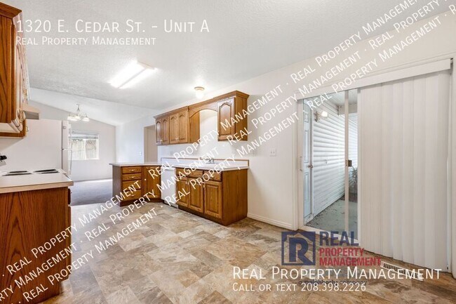 Foto del edificio - 1320 E Cedar St