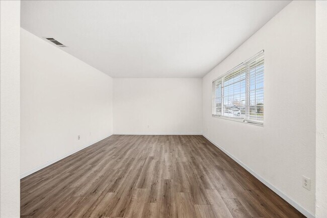 Building Photo - 6936 Franela Way