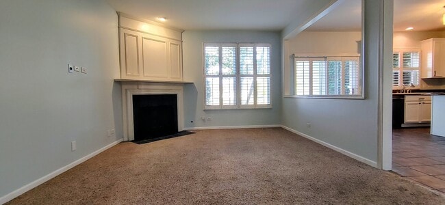 Foto del edificio - 564 Woods Creek Ln