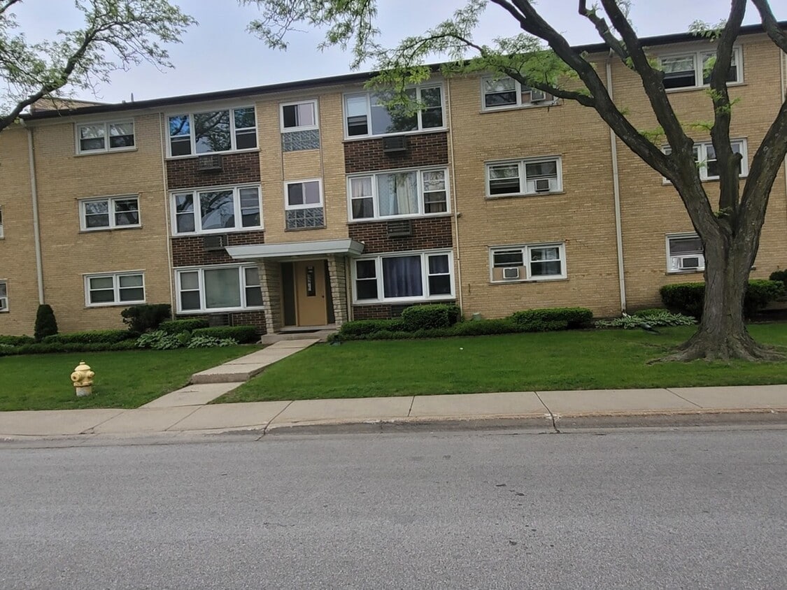 Primary Photo - 9275 Noel St