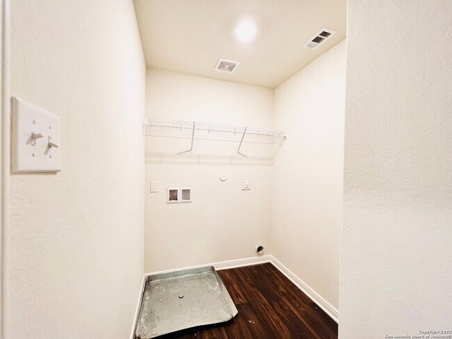 Foto del edificio - 11802 Nucio Ridge