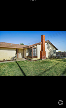 Building Photo - 200 Oak Meadow Ln