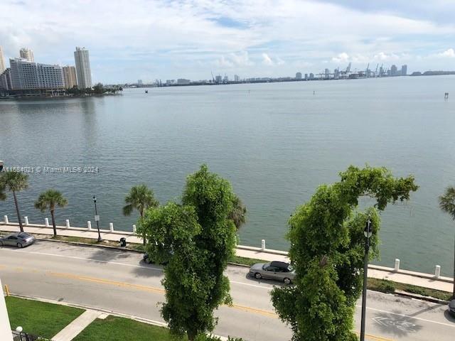 Building Photo - 1408 Brickell Bay Dr