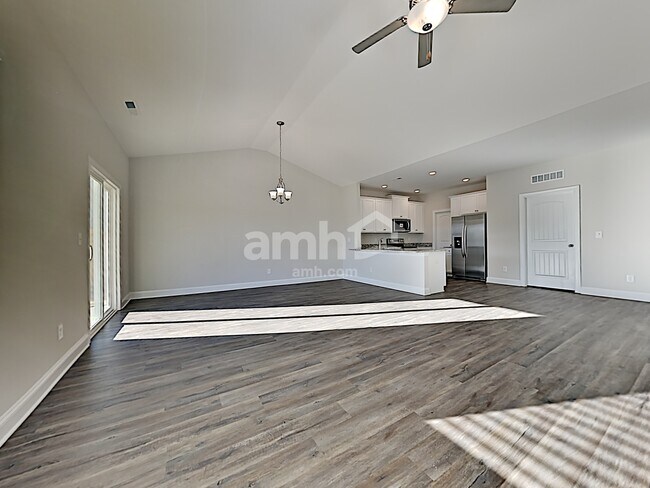 Building Photo - 190 Legacy Dr