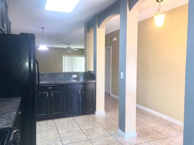 Building Photo - MOVE IN NOW!!  Beautiful 3 bed 2.5 bath to...