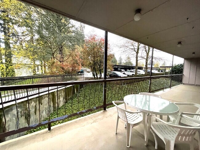 Foto del edificio - 45 Eagle Crest Dr