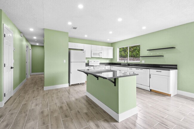 Foto del edificio - 2079 SE Triumph Rd