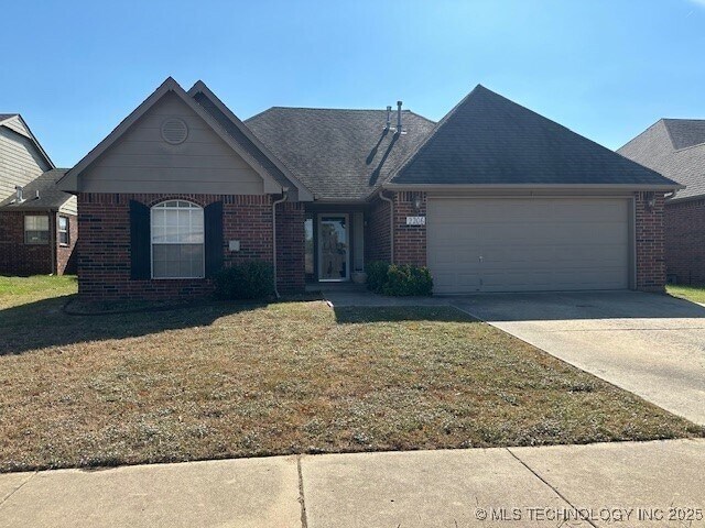 Foto principal - 2206 West 120th Ct S