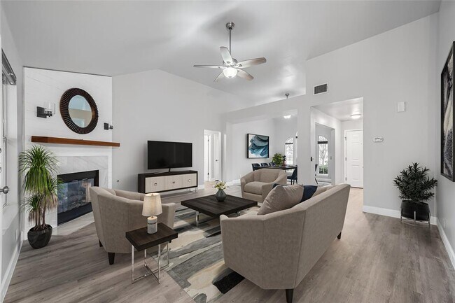 Building Photo - 205 Crystal Knoll Blvd